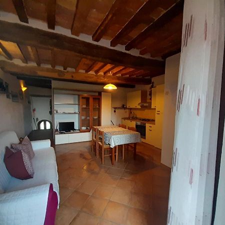 Agora Apartment Montecatini Val di Cecina Luaran gambar