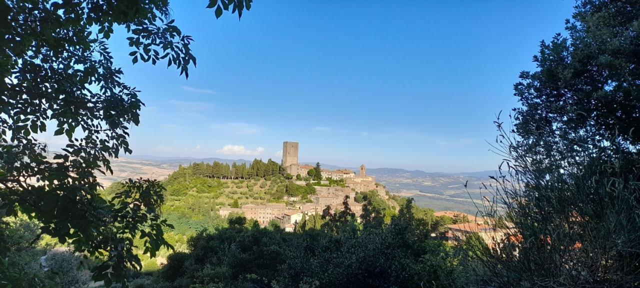 Agora Apartment Montecatini Val di Cecina Luaran gambar